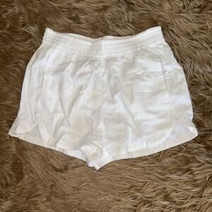 New Fabletics Cotton Voile High Waisted Short White size M